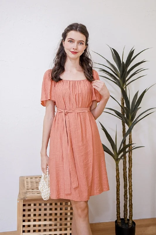 MIDALIA CRINKLED WAIST-TIE DRESS IN RUST CLAY